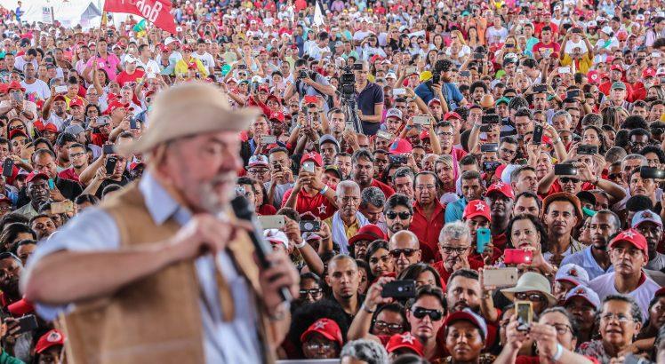 Lula participa de ato em defesa das Políticas Públicas para o Semiárido e para a Agricultura Familiar em Feira de Santana.Foto Ricardo Stuckert