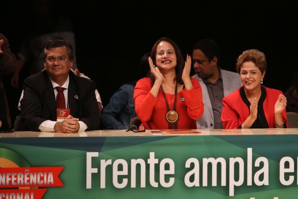 Flávio Dino, Luciana Santos e Dilma Rousseff na cerimônia de posse do PCdoB. Foto: Tom Dib/ Divulgação.