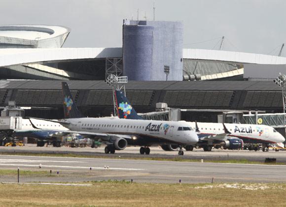 Voos da Azul parte do Aeroporto do Recife para 14 destinos diferentes. Foto: Chico Bezerra/Acervo JC Imagem