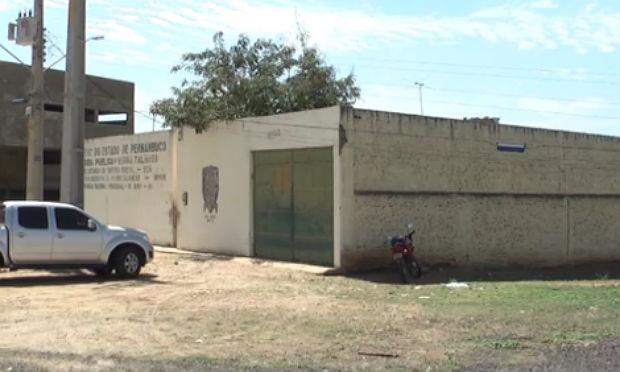 Polícia procura detento que fugiu da Cadeia de Serra Talhada - NE10 - NE10