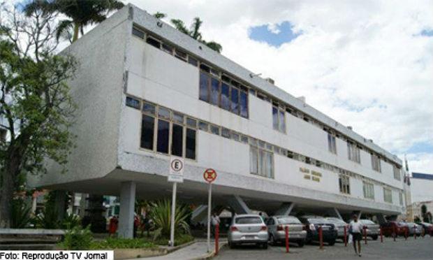 Auditoria especial do TCE foi realizada na Prefeitura de Caruaru / Foto: reprodução/TV Jornal
