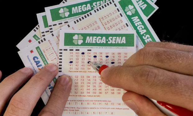 Próximo sorteio da Mega-Sena acontece na quinta (23) / Foto: AFP