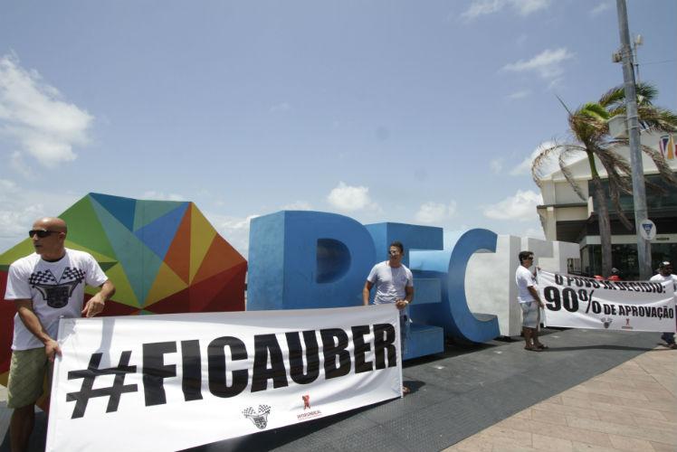 Edital de credenciamento das empresas de apps foi lançada pela Prefeitura do Recife e, em 120 dias, ficalização do serviço começará. Foto: Bobby Fabisak/JC Imagem