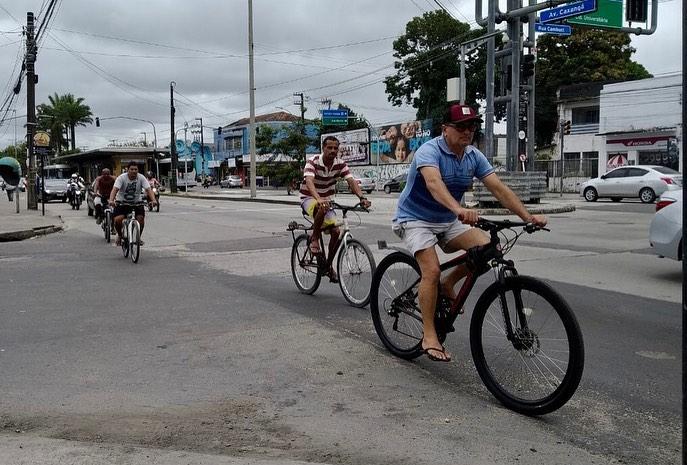 Ciclistas na Avenida Caxangá, a segunda via com o maior volume de viagens de bicicleta. Fotos: Ameciclo/Bike Anjo