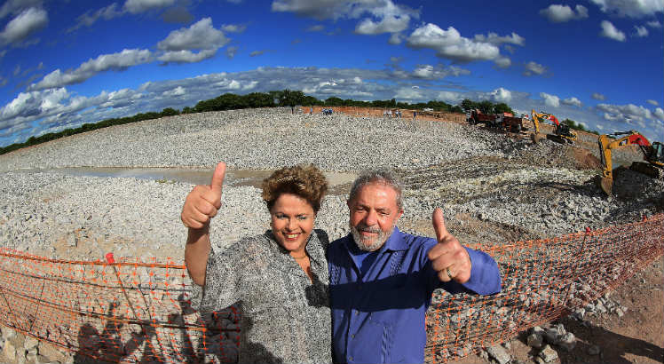 Na imagem, Dilma e Lula visitam transposição durante eleições 2014. Foto: Ricardo Stuckert/ Instituto Lula