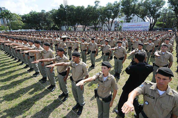 Para diminuir déficit de policiais militares, Governo de PE vai realizar concursos anuais. Foto: JC Imagem/Arquivo