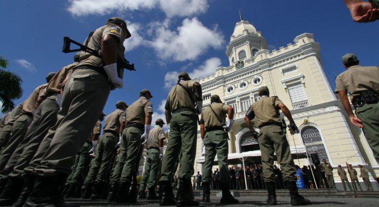 Juízes reclamam que processos atrasam porque policiais militares faltam às audiências. Foto: Diego Nigro/JC Imagem