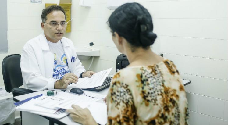 Mais de 124 mil pessoas já se inscreveram para concorrer a uma das 695 vagas do concurso da Saúde do Recife (Foto: Andréa Rêgo Barros/Arquivo PCR)