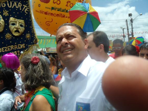 INTERIOR | Eduardo visitou Bezerros ao lado da primeira-dama Renata. Foto: Carlos Maciel/NE10