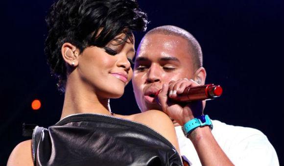 BOATOS | Site americano diz que Rihanna e Chris Brown estão de casamento marcado