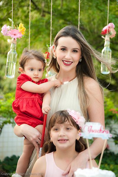 MÃE | Bruna com as filhas Sophia e Isadora. Foto: Maurício Messa/Divulgação 
