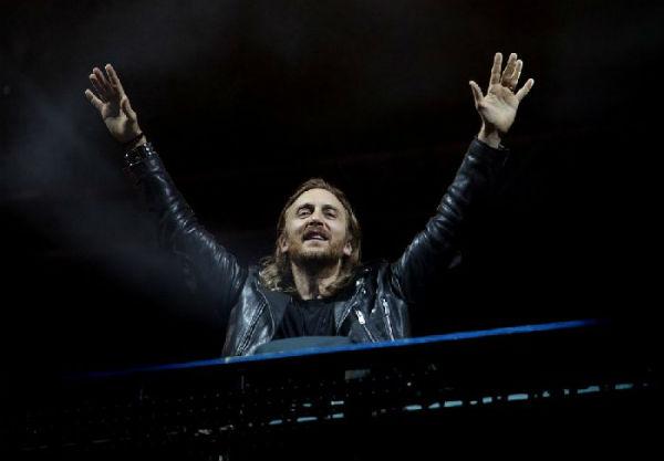 E-MUSIC David Guetta aqueceu o público com seus melhores hits no show passado