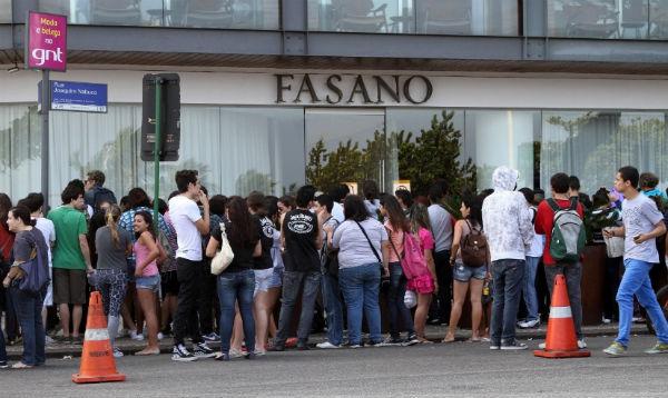 MOVIMENTADO A diversão no trecho do Hotel Fasano é ouvir os gritos e as histórias dos fãs à espera dos ídolos