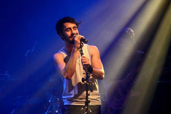 O cantor interpreta músicas de Cazuza (Foto: Divulgação)