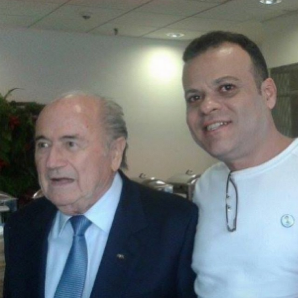 Joseph Blatter com Daniel Rolim na Arena Pernambuco