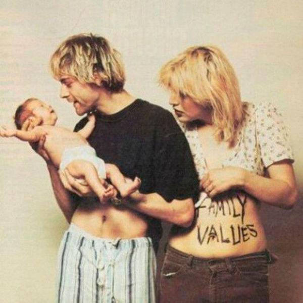 Kurt Cobain com Courtney Love e a filha do casal
