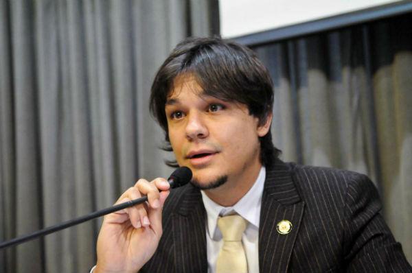 Leandro do KLB testou sua popularidade nas urnas nessas eleições. Tentou ser deputado estadual por São Paulo, mas, apesar dos 11.279 votos, não conseguiu se eleger.