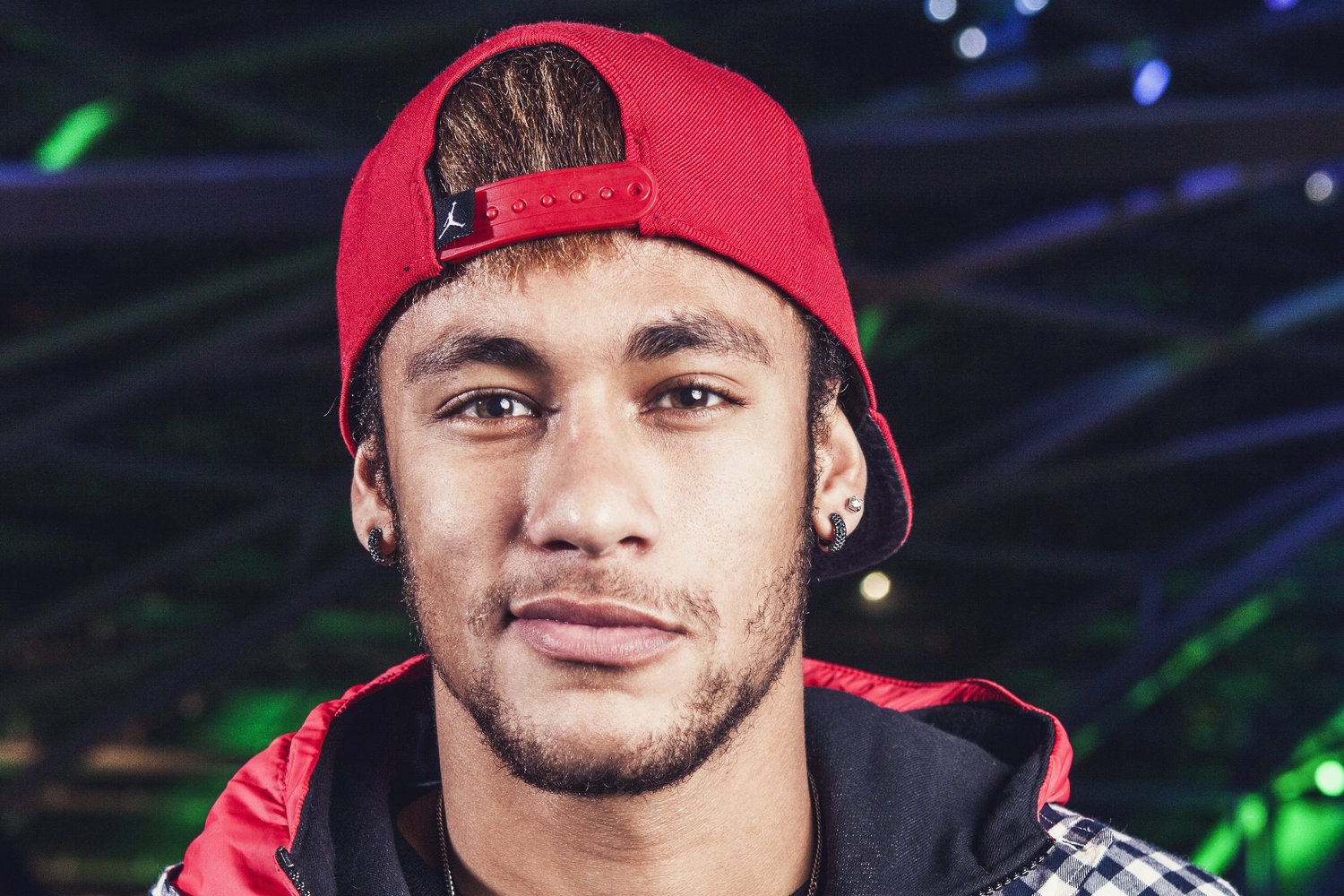 Amigo divulga primeira foto de Neymar com caxumba