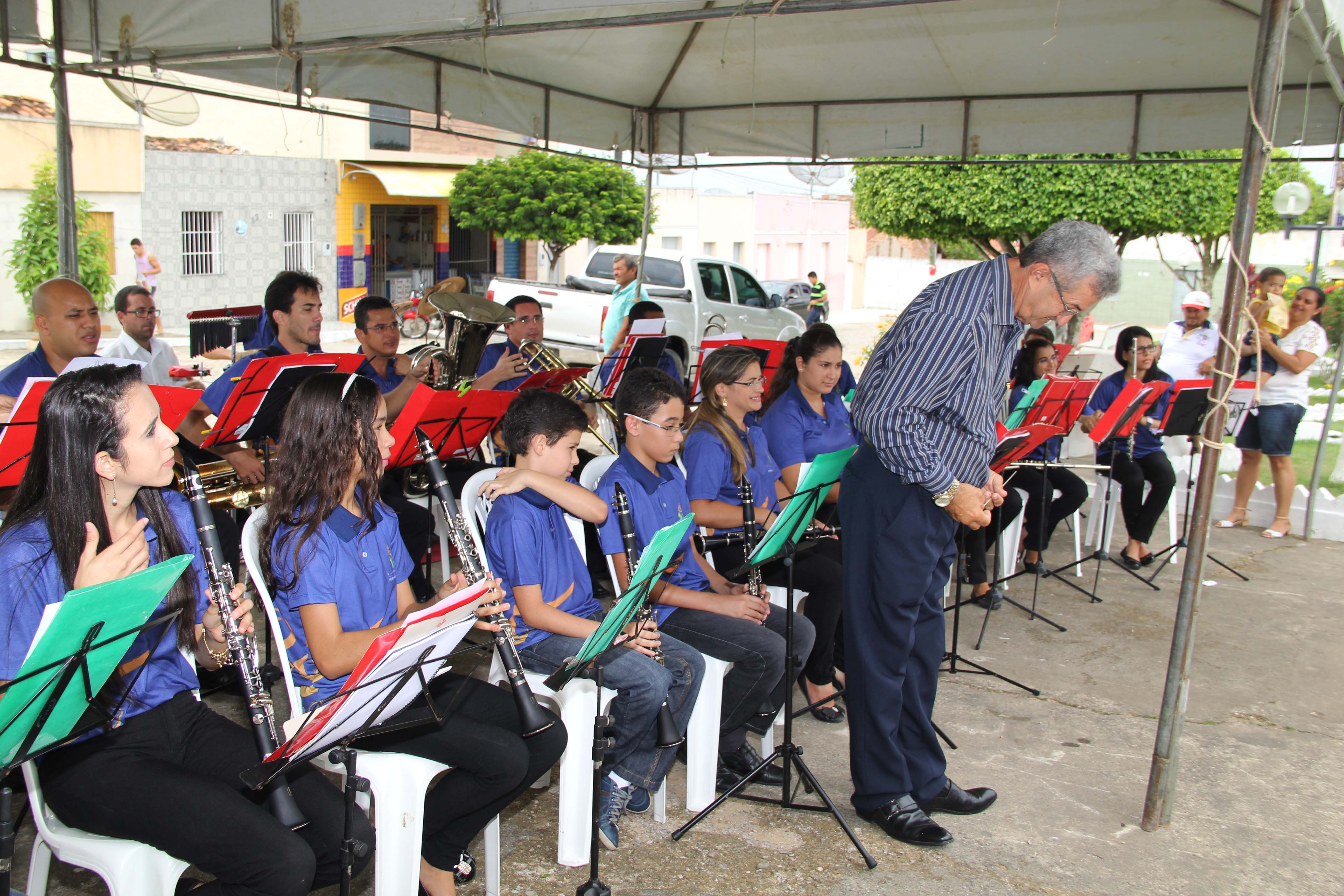 Orquestra Filarmônica, só com crianças e jovens da região