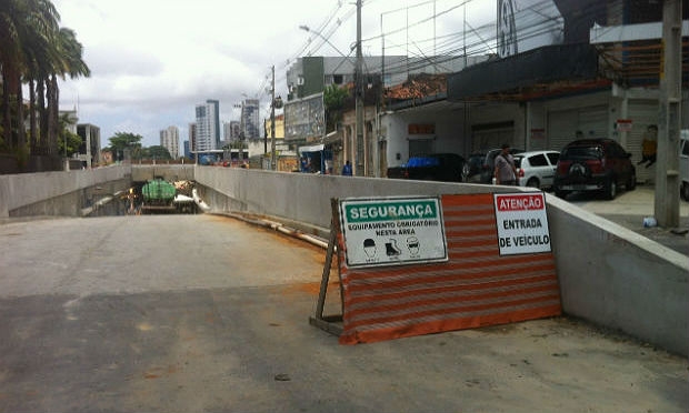 Obras do Tunel da Abolição, previsto para a Copa do Mundo, estão atrasadas / Foto: Lorena Barros/JC Trânsito