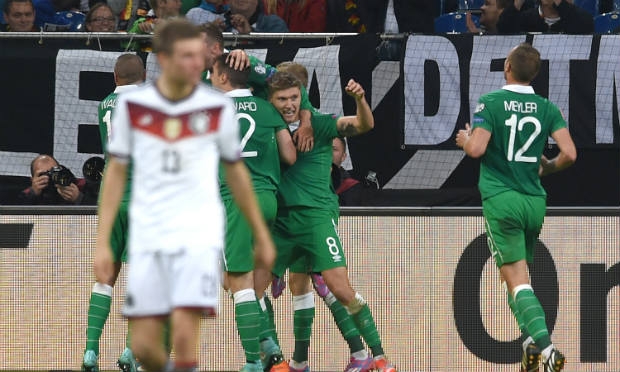 Tetracampeões sofreram um gol no último minuto e apenas ficou no empate por 1 a 1 com a Irlanda / Foto: AFP