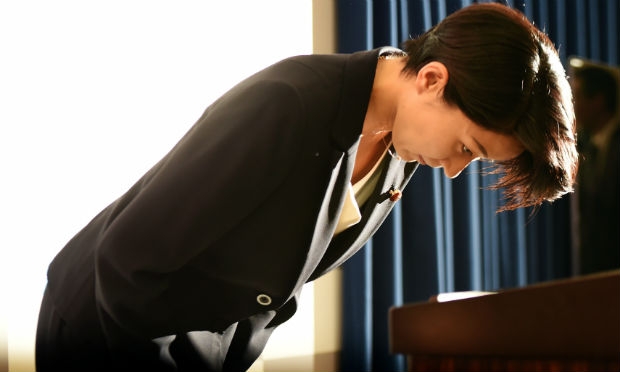 Yuko Obuchi é a primeira ministra a pedir demissão desde que Abe chegou ao poder em dezembro de 2012 / Foto: AFP