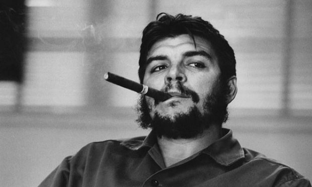 René, autor da célebre foto do jovem Che Guevara fumando um charuto, faleceu em Zurique, nesta segunda-feira (20) / Foto: Reprodução