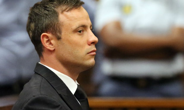 Oscar Pistorius foi condenado a cinco anos de prisão na última terça-feira (21). / Foto: AFP