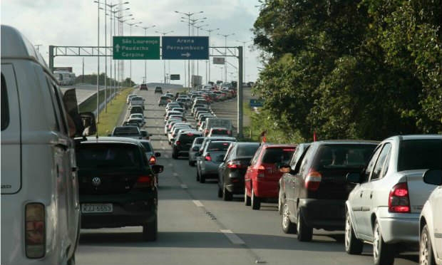 Ação quer dar melhor fluidez ao tráfego de veículos / Foto: Edmar Melo/JC Imagem