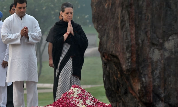 Pela primeira vez, nenhum representante do governo acompanhou a cerimônia anual no Memorial Gandhi. / Foto: AFP