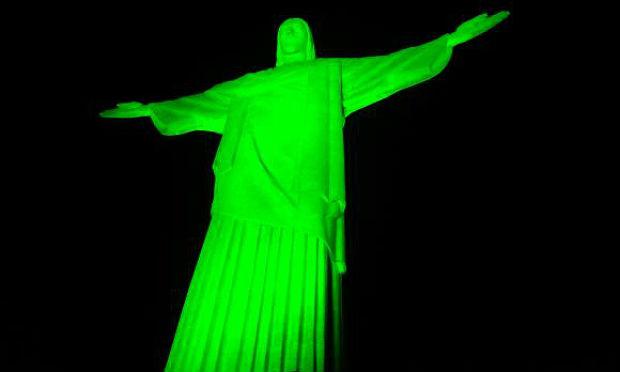 Cristo Redentor é iluminado de verde para comemorar o Dia Nacional de Combate ao Glaucoma / Foto: Agência Brasil