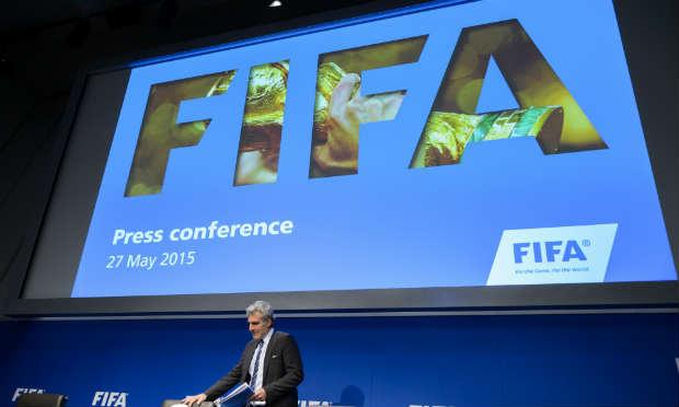 O diretor de Comunicação da Fifa, Walter de Gregório, disse em entrevista coletiva que a entidade é parte "prejudicada" pelo episódio. / Foto: FABRICE COFFRINI / AFP