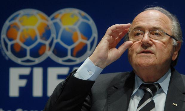 Michel Platini, teria pedido pessoalmente para Blatter renunciar ao cargo. O suíço, no entanto, teria recusado discutir o assunto. / Foto: Fifa