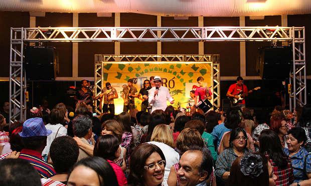 Festa terá show de mais de 15 artistas, comidas típicas e decoração junina / Foto: Américo Nunes/Divulgaçaõ
