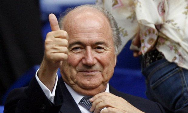 Joseph Blatter continua contanto com o apoio do presidente russo Vladimir Putin / Foto: AFP