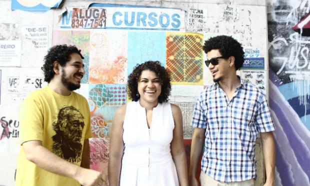 Juliano Holanda, Isadora Melo e Zé Manoel se apresentam nesta sexta (25), no Santa Isabel / Foto: Mery Lemos/divulgação