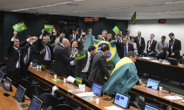 Ao todo, 61 deputados discursaram sobre o parecer final da Comissão Especial do Impeachment / Foto: Valter Campanato/Agência Brasil