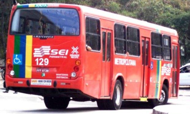 O balanço dos ônibus assaltados foi feito pelo repórter Eliel Alves, da Rádio Jornal / Foto: Site Ônibus Brasil