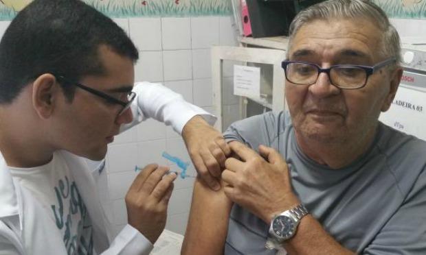 A meta é vacinar pelo menos 80% da população considerada de risco para complicações por gripe / Foto: Sumaia Villela/Agência Brasil