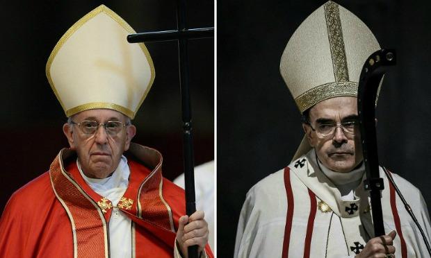 O papa Francisco recebeu no Vaticano o cardeal francês Philippe Barbarin, acusado de ter acobertado casos de pedofilia e agressões sexuais em sua diocese / Foto: AFP