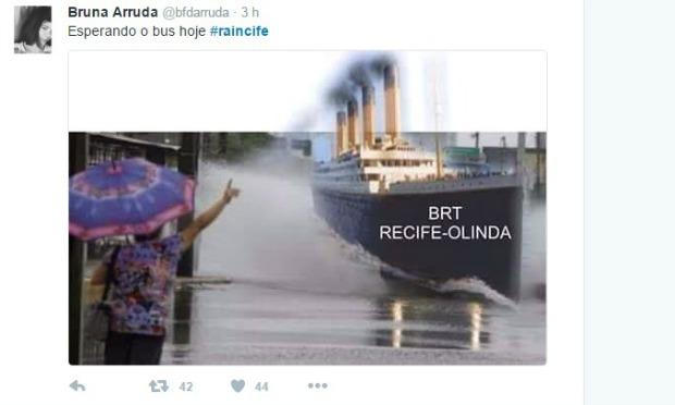 Com os alagamentos na capital pernambucana, internautas não desperdiçaram a oportunidade parafazer piadas sobre o caos no Recife / Foto: Twitter