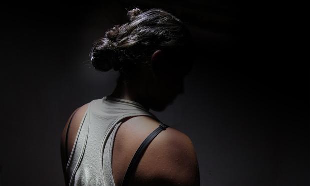 Vítimas de estupro e abuso sexual contam que o trauma é algo que jamais vão esquecer, mas precisam seguir a vida  / Foto: Rodrigo Lôbo/Acervo JC Imagem