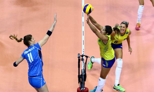 O Brasil voltou a oscilar em quadra, mas assegurou a vitória. / Foto: FIVB.