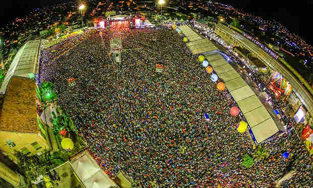 Mais de 100 mil pessoas estiveram presentes no Pátio de Eventos neste sábado em Caruaru / Foto: divulgação