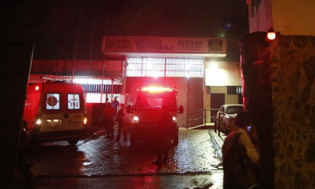 Um dos detentos encaminhados para atendimento hospitalar após um tumulto no Complexo do Curado, veio a falecer durante a madrugada deste sábado. / Foto: Diego Nigro/JC Imagem