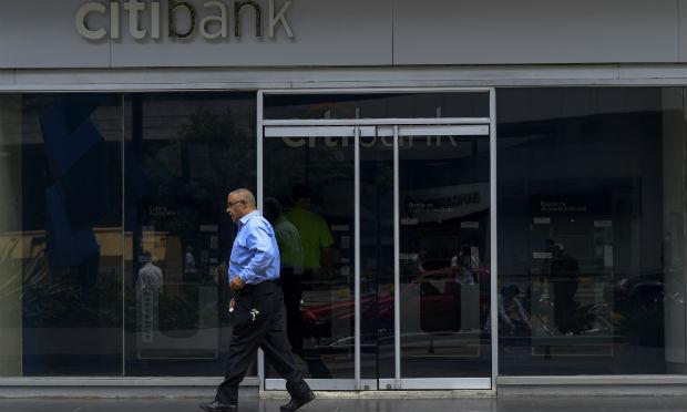 O banco americano Citibank confirmou nesta terça-feira (12) sua decisão de fechar uma conta usada pelo Banco Central da Venezuela (BCV) para fazer seus pagamentos internacionais. / Foto: Juan Barreto / AFP