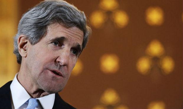 Kerry deu entrevista coletiva em Bruxelas sobre a situação da União Europeia nesta segunda / Foto: AFP