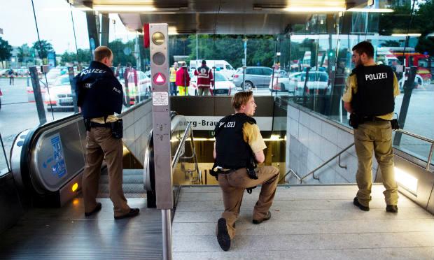 De acordo com a CNN, o tiroteio aconteceu em Munique e as informações ainda são desencontradas. / Foto: Lukas Schulze / DPA / AFP