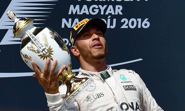 Foi a 48ª vitória da carreira de Hamilton, somando cinco na temporada / Foto: AFP