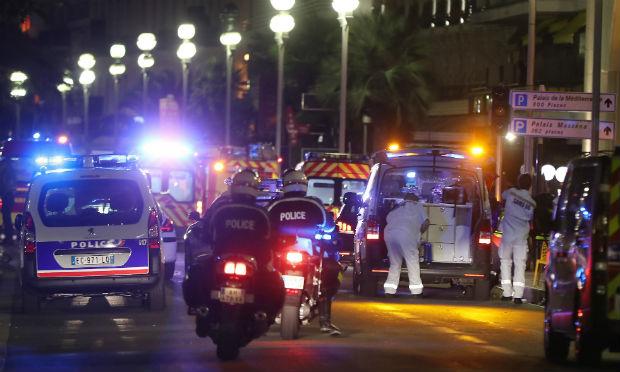 Primeiro-ministro da França acusou oposição do governo de se aproveitar de polêmicas sobre o atentado de Nice / Foto: AFP